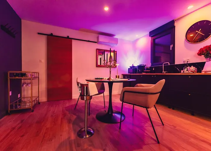 Bed & Breakfast Le Domaine De Louverval & *